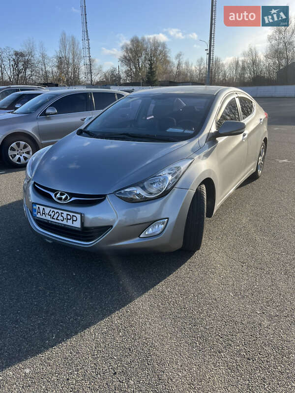 Седан Hyundai Avante 2012 в Киеве