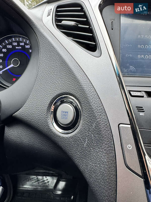 Седан Hyundai Azera 2014 в Києві