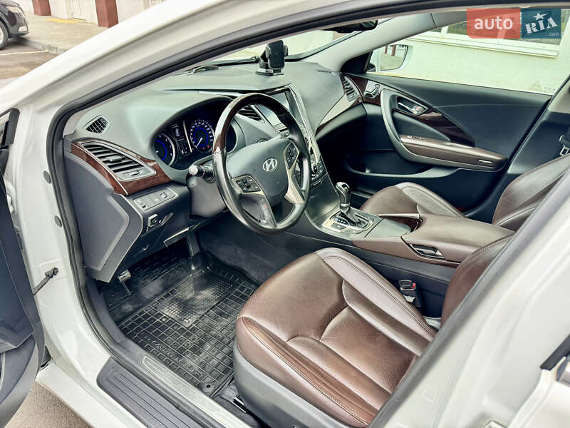 Седан Hyundai Azera 2014 в Києві