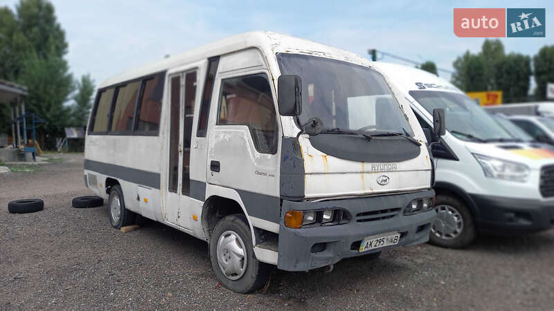 Пригородный автобус Hyundai Chorus 2000 в Черкассах фото Пригородный автобус Hyundai Chorus 2000 в Черкассах