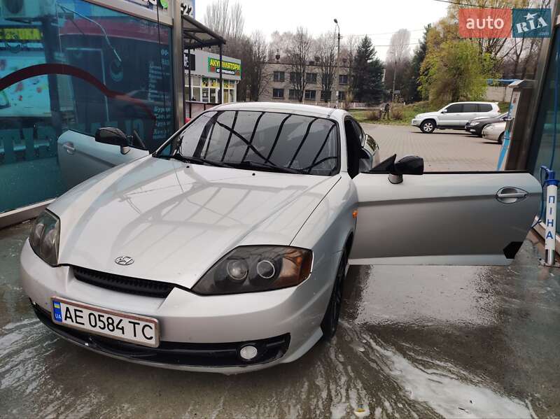 Купе Hyundai Coupe 2002 в Кривому Розі