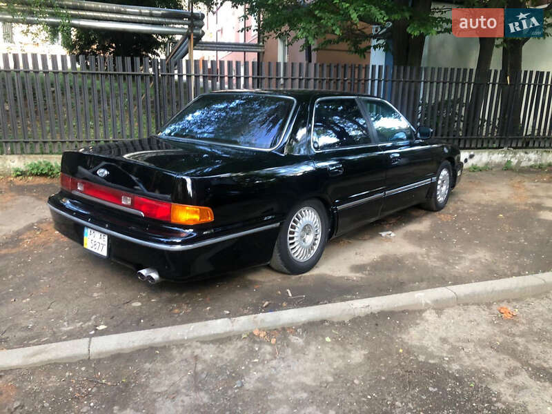 Седан Hyundai Dynasty 1998 в Тячеве