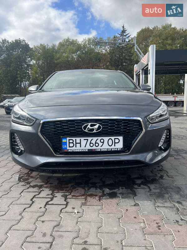 Хэтчбек Hyundai Elantra GT 2017 в 