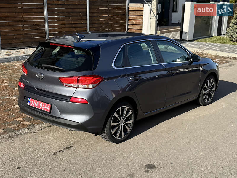 Хэтчбек Hyundai Elantra GT 2017 в Киеве