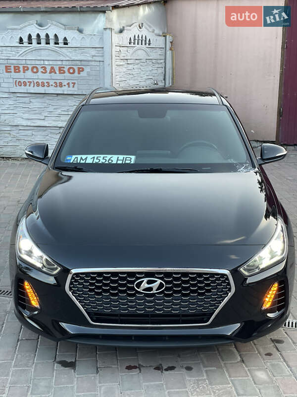 Hyundai Elantra GT 2018