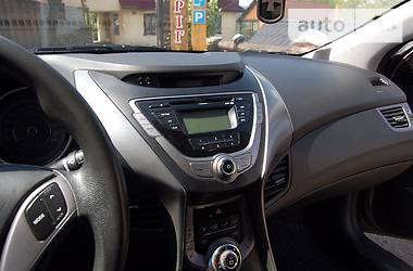 Седан Hyundai Elantra 2013 в Яремче