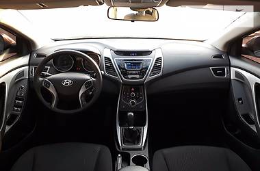 Седан Hyundai Elantra 2015 в Киеве