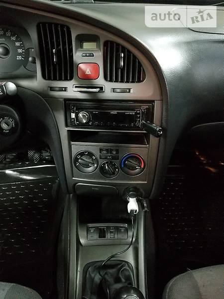 Hyundai Elantra 2010 года