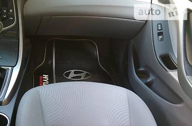 Седан Hyundai Elantra 2015 в Сумах