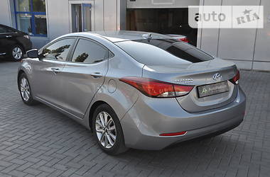 Седан Hyundai Elantra 2015 в Николаеве