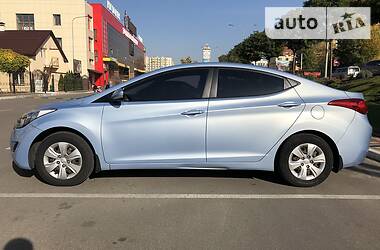 Седан Hyundai Elantra 2013 в Києві