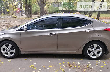 Седан Hyundai Elantra 2012 в Киеве