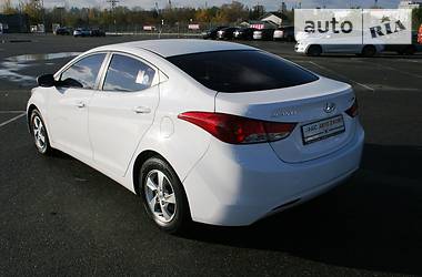 Седан Hyundai Elantra 2012 в Киеве