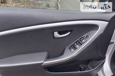 Хетчбек Hyundai Elantra 2015 в 