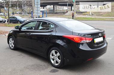 Седан Hyundai Elantra 2012 в Киеве