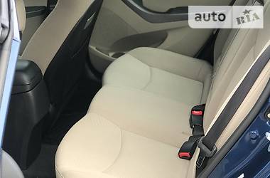 Седан Hyundai Elantra 2014 в 