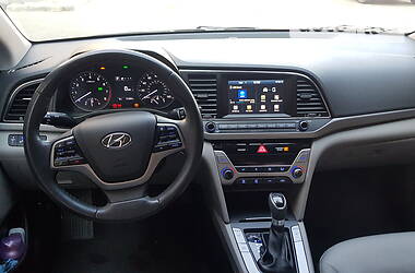 Седан Hyundai Elantra 2016 в 