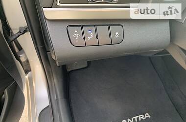 Седан Hyundai Elantra 2016 в 