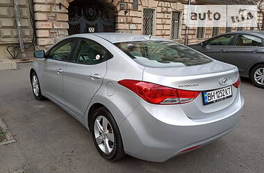 Седан Hyundai Elantra 2011 в 