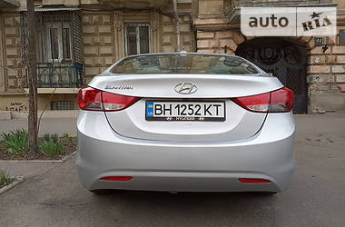Седан Hyundai Elantra 2011 в 