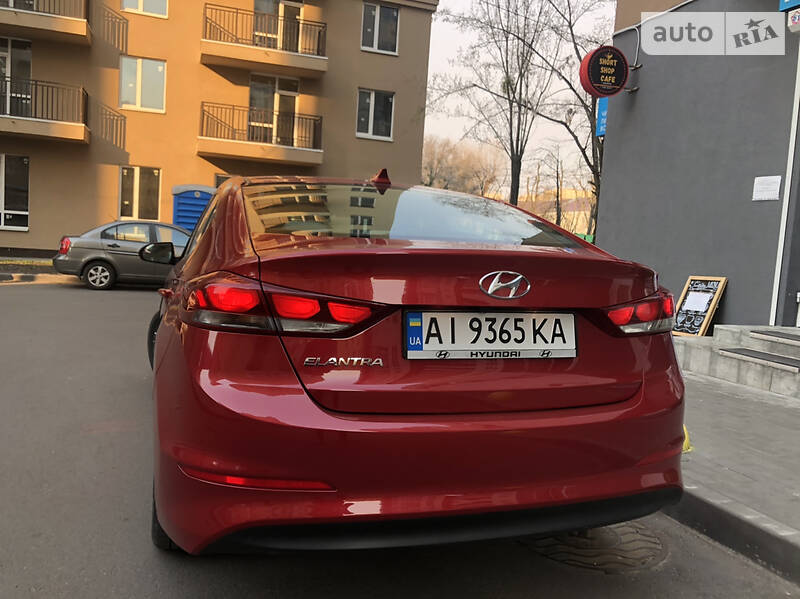 Седан Hyundai Elantra 2016 в Киеве