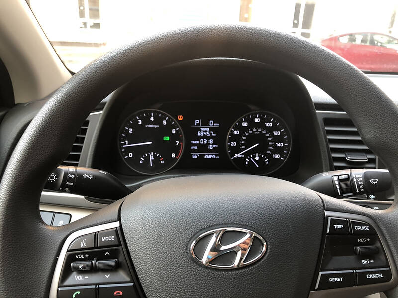 Седан Hyundai Elantra 2016 в Киеве