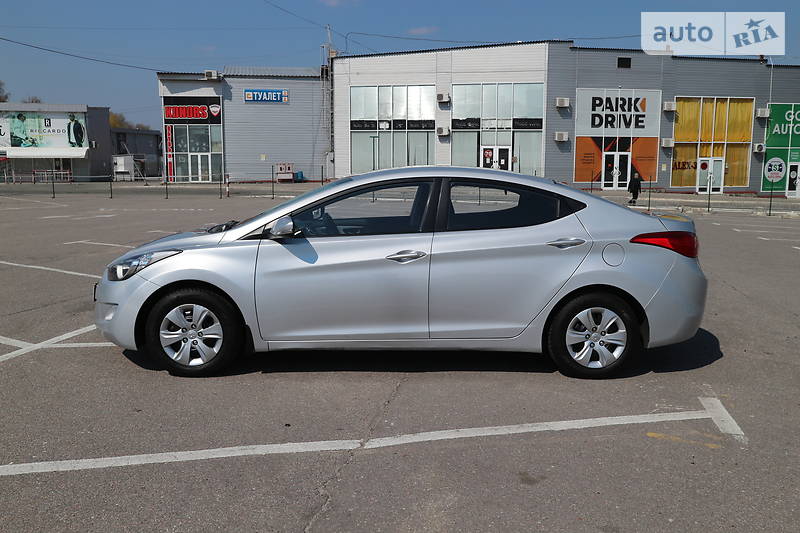Седан Hyundai Elantra 2013 в Харкові
