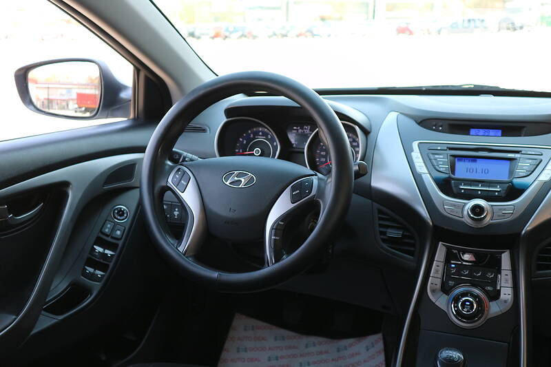 Седан Hyundai Elantra 2013 в Харкові
