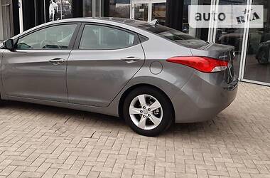 Седан Hyundai Elantra 2013 в 