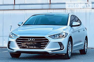 Седан Hyundai Elantra 2015 в Одессе