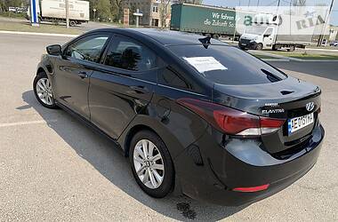 Седан Hyundai Elantra 2014 в 