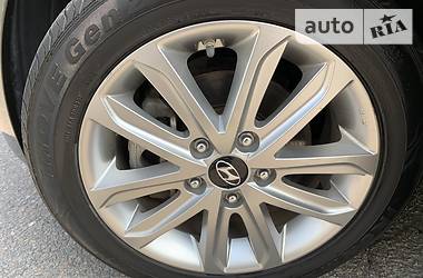 Седан Hyundai Elantra 2014 в 