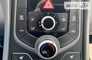 Седан Hyundai Elantra 2014 в 