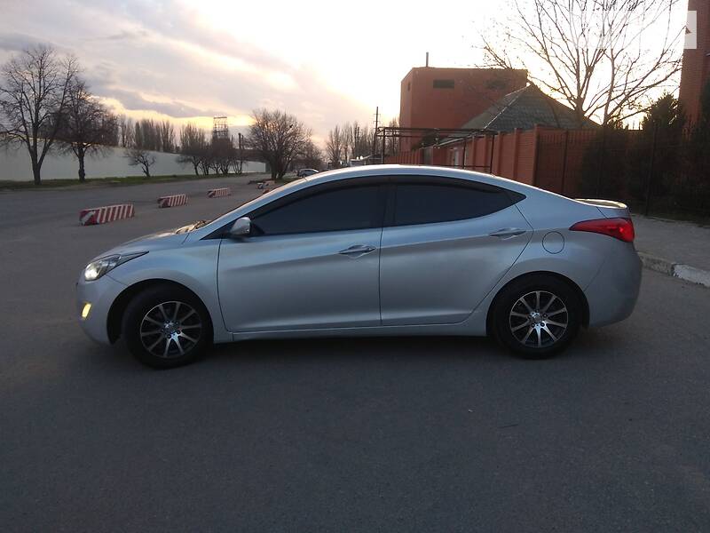 Седан Hyundai Elantra 2011 в Херсоні