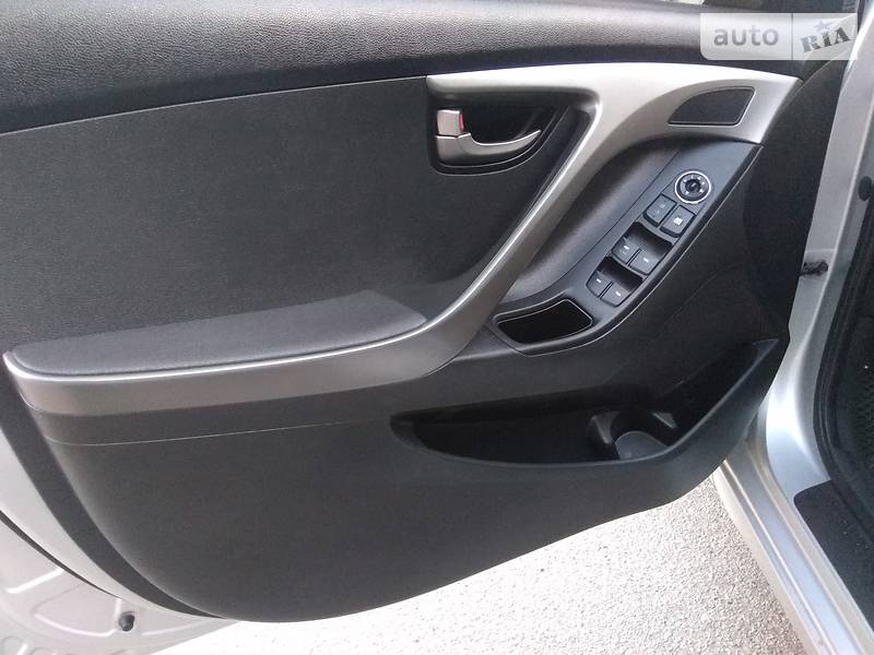 Седан Hyundai Elantra 2011 в Херсоні
