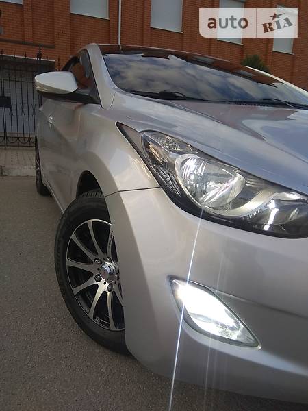 Седан Hyundai Elantra 2011 в Херсоні