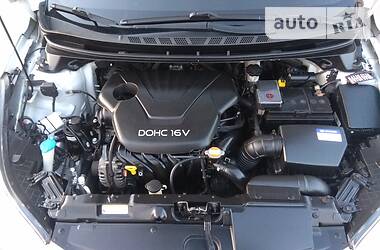 Седан Hyundai Elantra 2011 в 