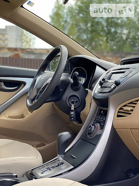 Седан Hyundai Elantra 2012 в Вінниці