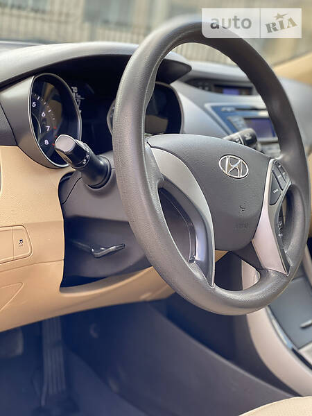 Седан Hyundai Elantra 2012 в Вінниці