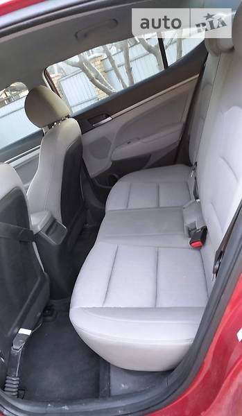 Седан Hyundai Elantra 2016 в Вінниці