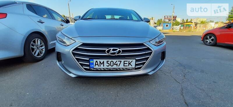Седан Hyundai Elantra 2017 в Києві