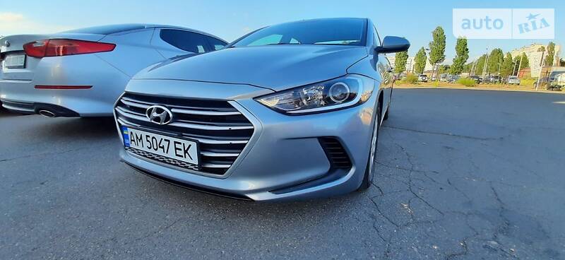 Седан Hyundai Elantra 2017 в Києві