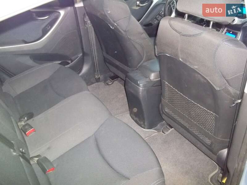 Седан Hyundai Elantra 2012 в Чернигове