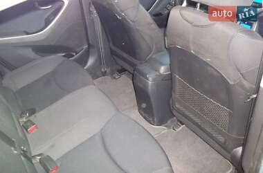 Седан Hyundai Elantra 2012 в 