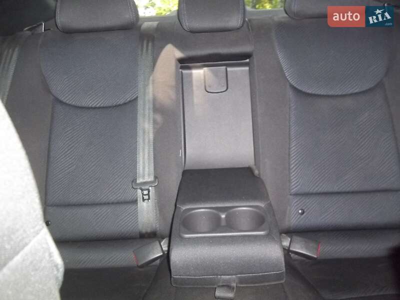 Седан Hyundai Elantra 2012 в Чернигове