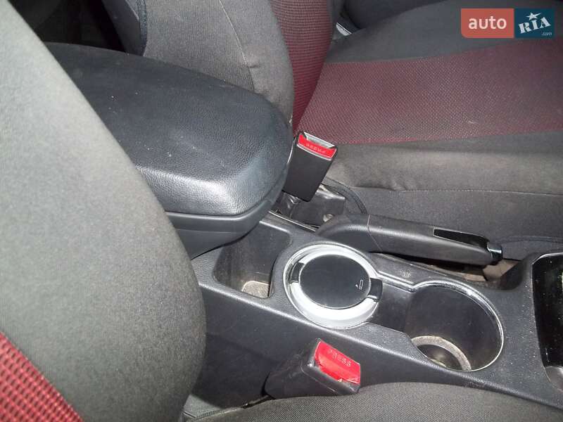 Седан Hyundai Elantra 2012 в Чернигове