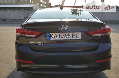 Седан Hyundai Elantra 2016 в Києві