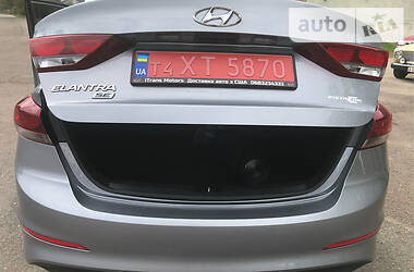 Седан Hyundai Elantra 2016 в Стрию