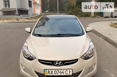 Седан Hyundai Elantra 2012 в Харькове