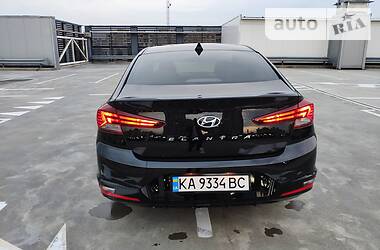 Седан Hyundai Elantra 2019 в Киеве